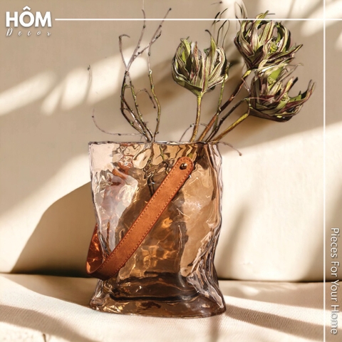 Bình hoa hổ phách hình túi xách