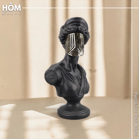 Tượng nữ thần hy lạp đeo mặt nạ