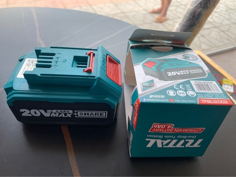 Pin Lithium-ion 20V/4.Ah dùng cho dụng cụ cầm tay dùng pin hiệu Total TFBLI2002