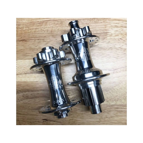 White Industries XMR+ Boost | 6 Bolts | Hub Set