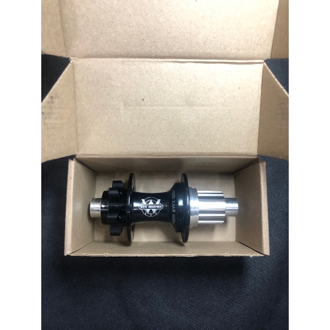 White Industries XMR Rear Hub | 6B/12X142 | Shimano MS | Black