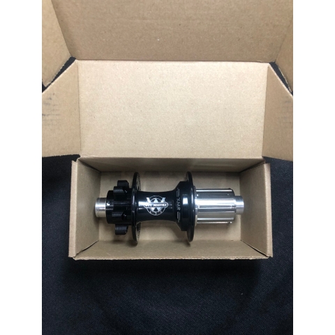 White Industries XMR Rear Hub | 6B/12X142 | Shimano HG | Black