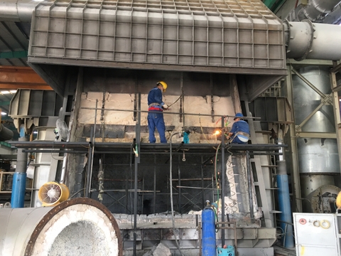 Sửa chữa lò phản xạ nấu tái chế nhôm 25 tấn