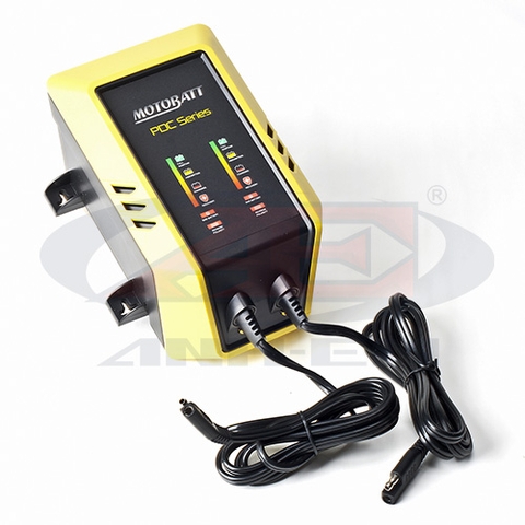 Bộ sạc ắc quy Motobatt PDC2X2A – 2 cổng – Có thang đo
