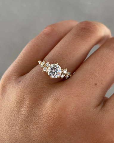 Nhẫn Kim Cương Round - Accent Stones