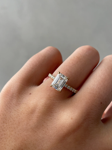 Nhẫn Kim Cương Emerald