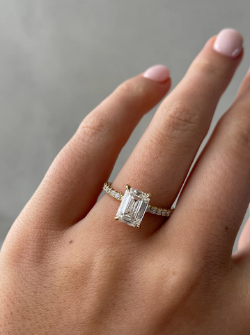 Nhẫn Kim Cương Emerald