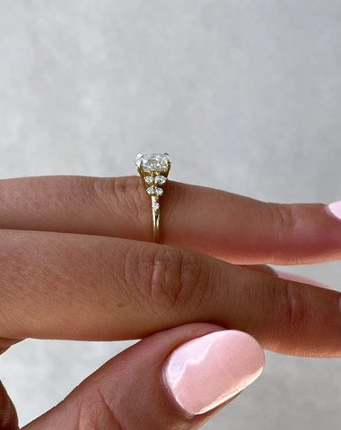 Nhẫn Kim Cương Oval - Accent Stones