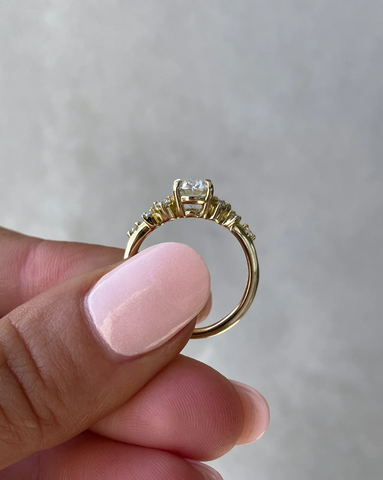 Nhẫn Kim Cương Oval - Accent Stones