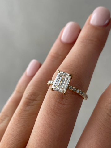 Nhẫn Kim Cương Emerald