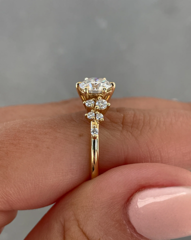 Nhẫn Kim Cương Round - Accent Stones