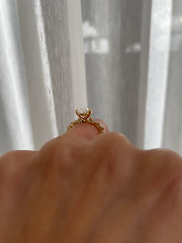 Nhẫn Kim Cương Pear - Accent Band