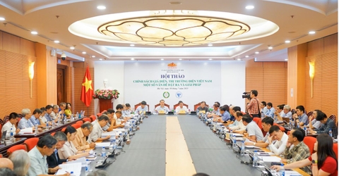 Nghiên cứu, xây dựng và ban hành luật về năng lượng tái tạo để phát triển điện mặt trời, điện mặt trời mái nhà