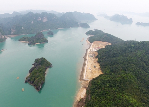 Đìu hiu cơ sở sản xuất giống nhuyễn thể trăm tỉ trên vịnh Bái Tử Long