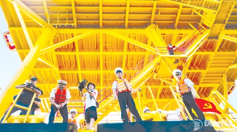 Chuyện kể ở nhà giàn