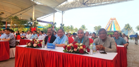 Một số ảnh tư liệu và bài lẻ đăng ở các báo địa phương