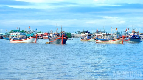 Cà Mau ưu tiên nguồn lực phát triển kinh tế biển