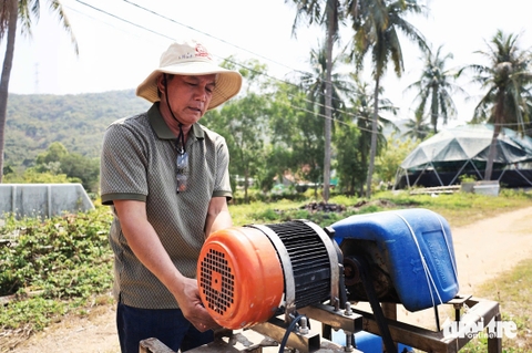 Biến phế liệu thành máy móc phục vụ nuôi tôm 'siêu' tiết kiệm điện