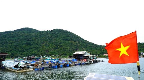 Phát triển nghề nuôi biển theo hướng công nghiệp ứng dụng công nghệ cao