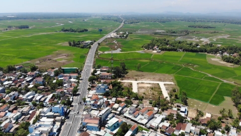 Thiết thực hỗ trợ ngư dân vươn khơi bám biển