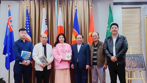 **Hợp Tác Phát Triển Bền Vững Công Nghiệp Nuôi Biển Việt Nam và ASEAN**