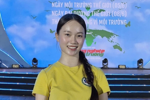 Mang điệu múa xanh về biển quê hương