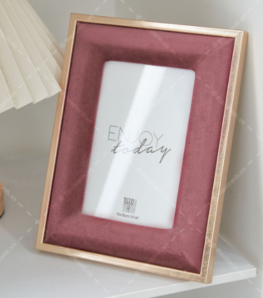 Khung ảnh để bàn 10x15cm - Viền vải nhung đỏ mận Hàn Quốc KH105 TT1967