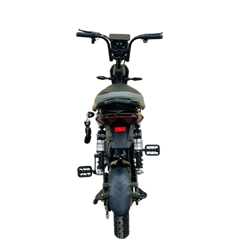 Xe đạp điện Hugo Tom 12a màu đen tem đỏ