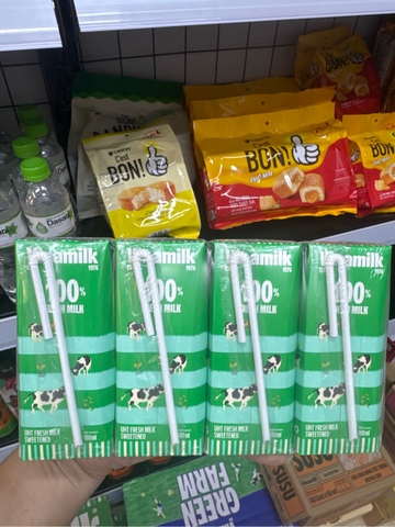 STTT Vinamilk có đường 180ml