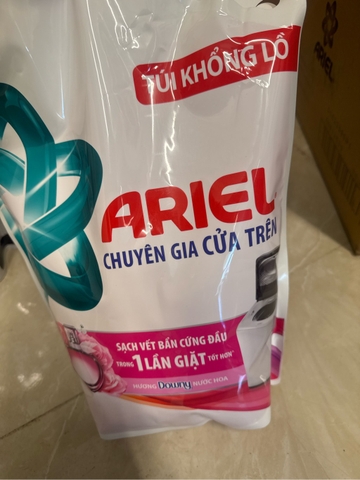 Nước giặt Ariel cửa trên hương Nước Hoa 3.96l