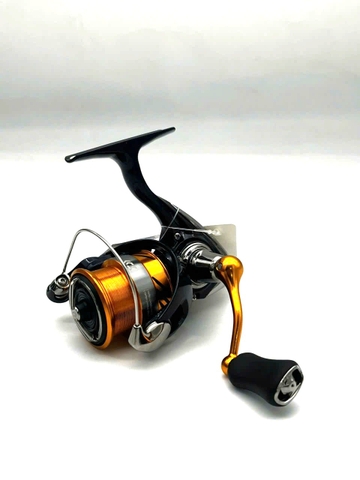 DAIWA 24 REVROS LT2000S (USED)