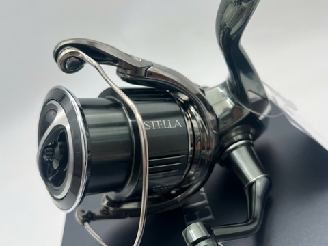 SHIMANO 22 STELLA 4000MHG (USED)