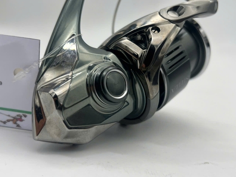 SHIMANO 22 STELLA 4000MHG (USED)