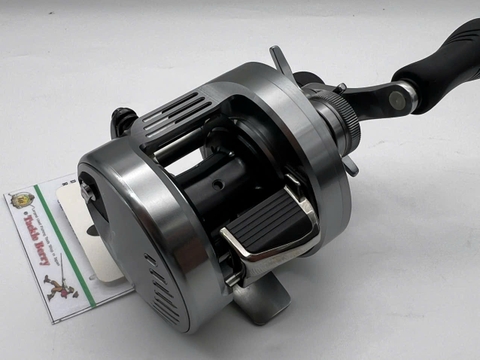 20 SHIMANO CALCUTTA CONQUEST DC 100HG (USED)