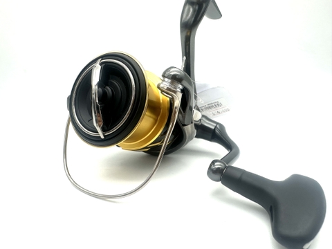 SHIMANO 20 TWIN POWER 3000MHG (USED)