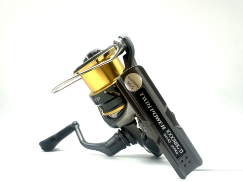 SHIMANO 20 TWIN POWER 3000MHG (USED)
