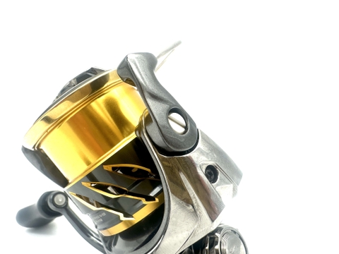 SHIMANO 20 TWIN POWER C2000S (USED)
