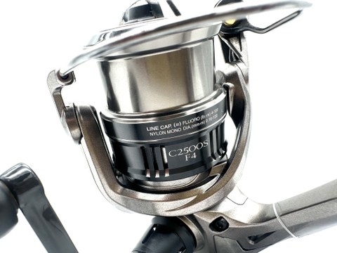 SHIMANO 17 COMPLEX C14 C2500S F4 (USED)