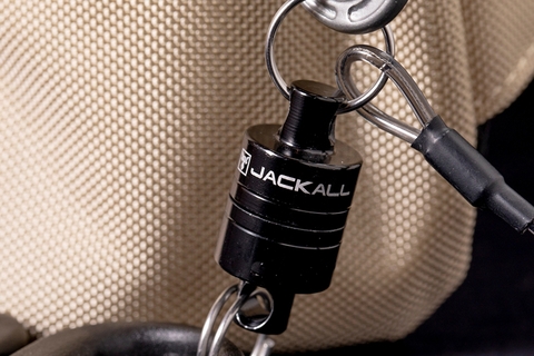 JACKALL CARABINER MAGNET