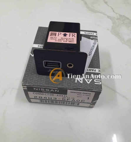Ổ Cắm USB Nissan Juke, Kicks, Navara, Almera – Mã 284H3-5FA0C | Phụ Tùng Ô Tô Tiến An