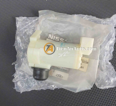 Mô Tơ Bơm Nước Rửa Kính Nissan Navara 2006–2014 – Mã 28920-50Y00 | Phụ Tùng Ô Tô Tiến An