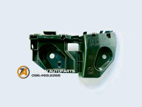 Phe cài cản trước, phải Mazda CX-30 DFR5500T0B | Phụ tùng ô tô Tiến An - 0964692266