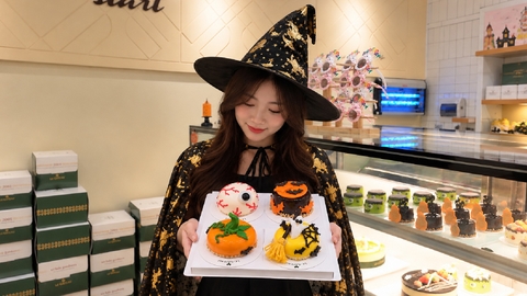 CÔ PHÙ THỦY CATERINA VÀ HỘI BÁNH QUÁI CHIÊU ĐÃ ĐỔ BỘ LE GÂTEAU