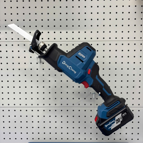 DongCheng Máy cưa kiếm dùng pin 450W - DCJF22/1P