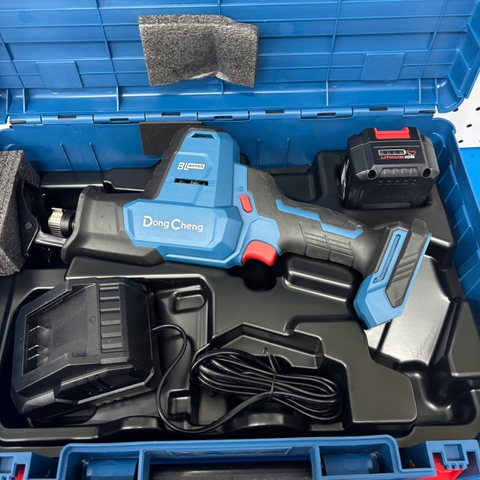 DongCheng Máy cưa kiếm dùng pin 450W - DCJF22/1P