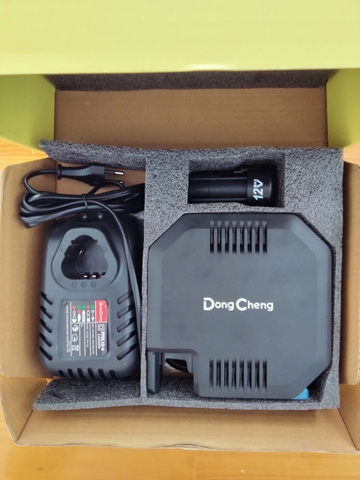 DongCheng Máy bơm hơi dùng pin 90W - DCQE120