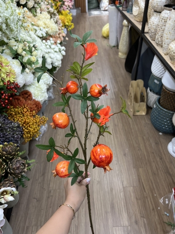Cành lựu 6 quả có hoa đỏ, cam (80cm)