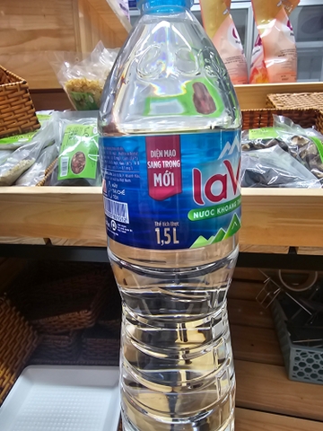 Nước khoáng LaVie - chai 1,5L