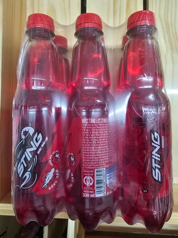 Nước tăng lực Sting Dâu - chai 330ml