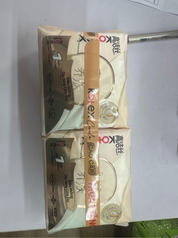 Băng vệ sinh Kotex Siêu Mỏng có cánh ban ngày 24cm - gói 7 miếng (mua 1 tặng 1)
